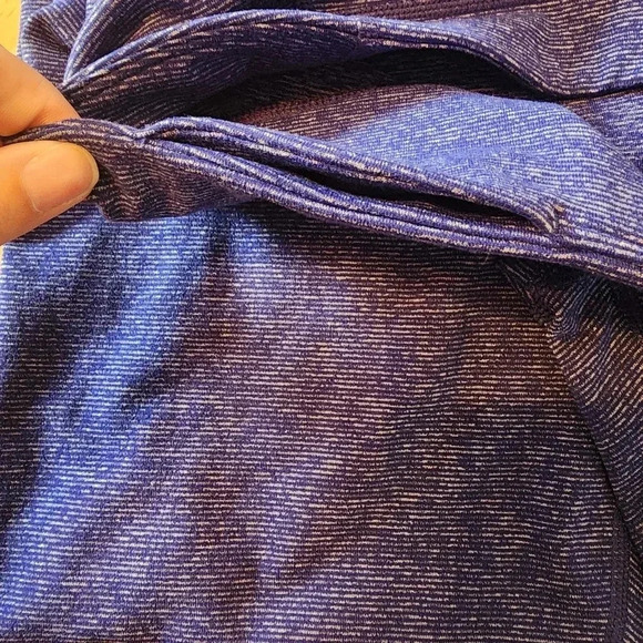 Under Armour 7/8 fitted workout capris medium - Picture 4 of 8